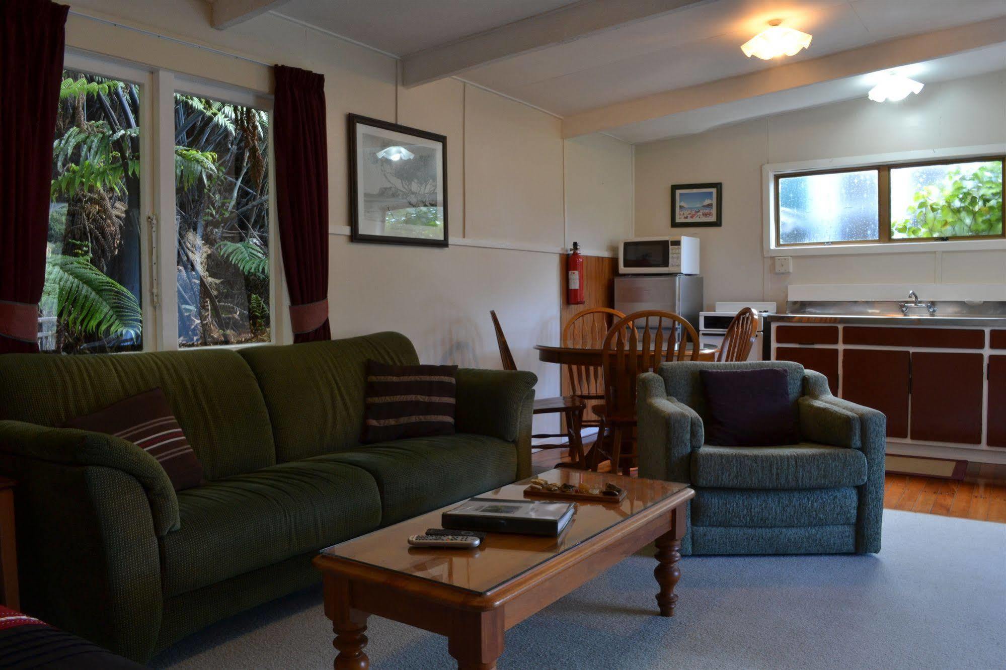 Te Mata Lodge Tapu Exterior photo